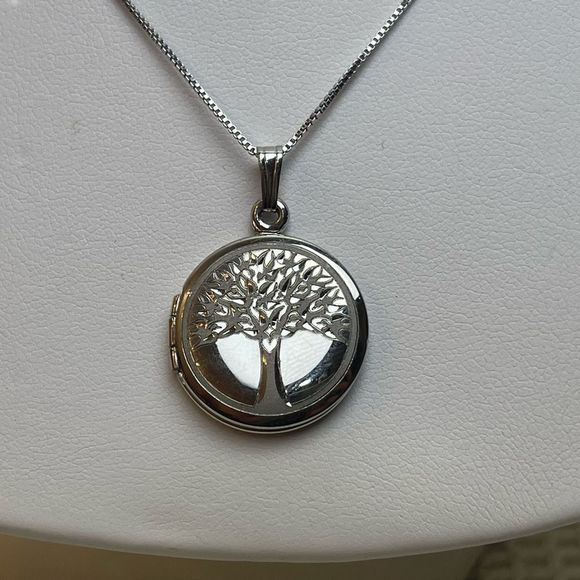 925 Sterling silver | Tree of life round circle locket | Silver locket and chain - Picture 2 of 10